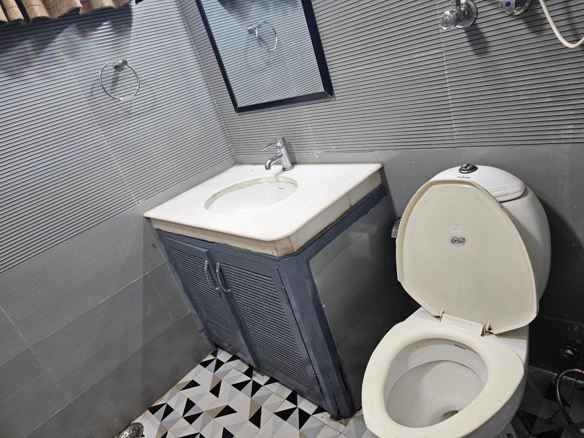 Sky Bloom Luxury Homestay Nueva Delhi Exterior foto